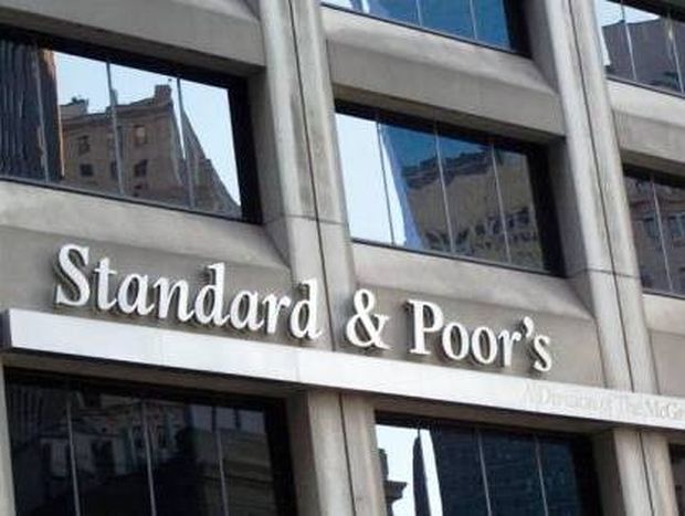 Η Standard & Poor’s υποβάθμισε Τιτάνα, ΔΕΗ και MIG