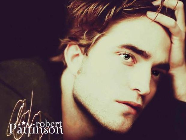 H βασιλική πλευρά του Robert Pattinson 