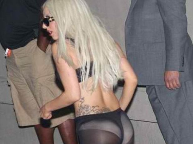 Ξέχασε και πάλι να ντυθεί η Lady Gaga!