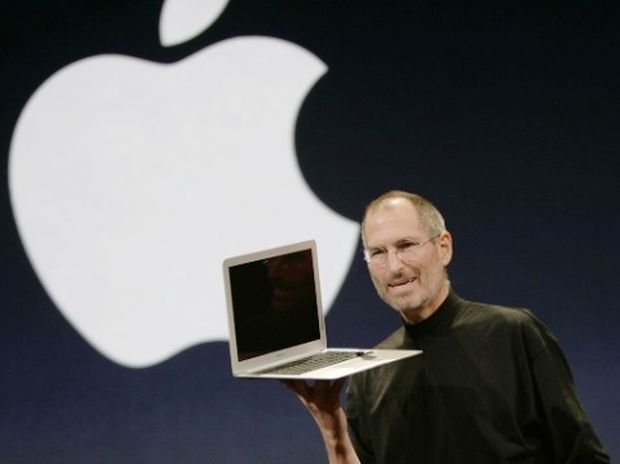 Παραιτήθηκε ο Στιβ Τζομπς από το τιμόνι της Apple