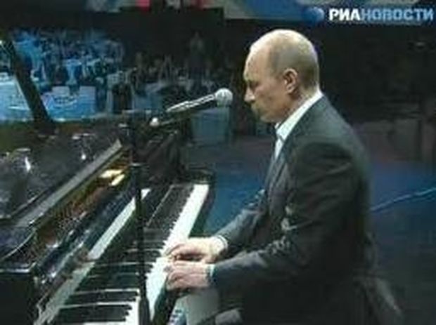 VIDEO: Ο ταλαντούχος κύριος Πούτιν… στο πιάνο