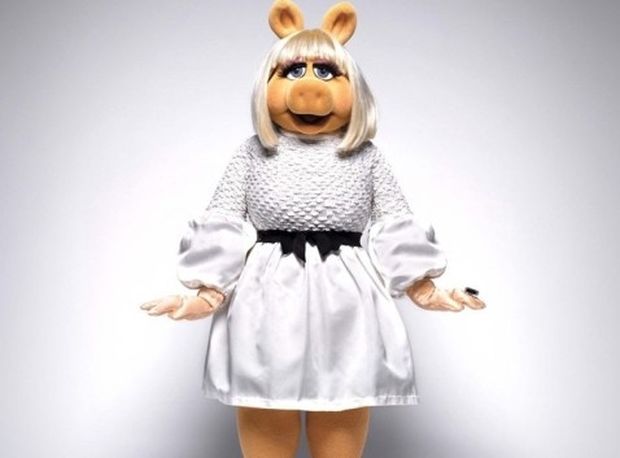 To editorial μόδας της Miss Piggy
