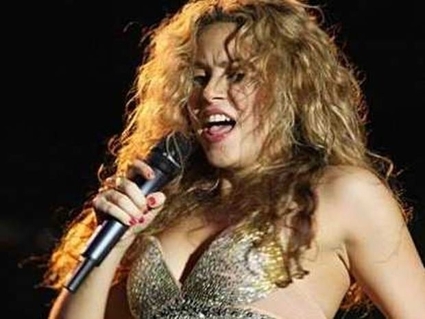 Πόσα χρήματα θα δίνατε για να δειπνήσετε με τη Shakira; 