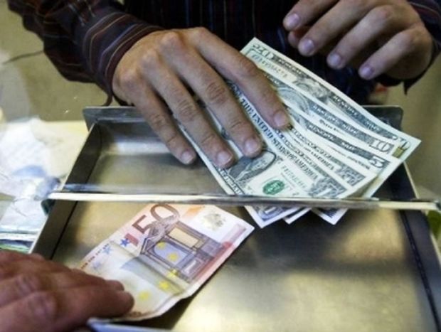 Η Ελλάδα πρέπει να αλλάξει νόμισμα- Το δολάριο θα την έσωνε