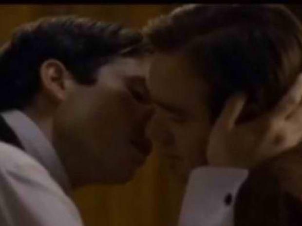 Η λογοκρισία της ΝΕΤ: Έκοψαν gay φιλί στο πρώτο επεισόδιο σειράς του BBC! 