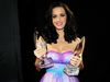 Katy Perry: Bροχή οι τίτλοι για την απόλυτη Σκορπίνα