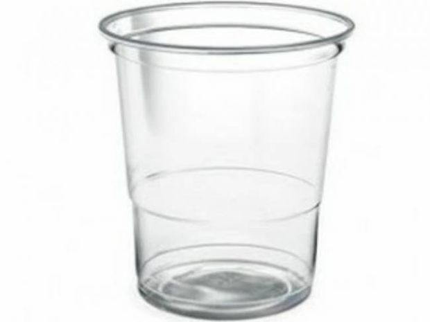 Ξέρετε τι σημαίνουν οι γραμμές σε ένα πλαστικό ποτήρι μιας χρήσης;