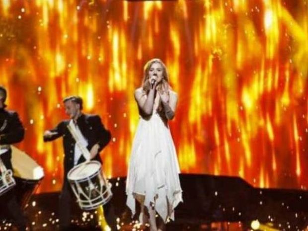 Eurovision 2013: Δείτε τη νικήτρια με παραπανίσια κιλά και καστανή