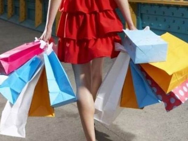 Η απιστία φαίνεται στα ψώνια! Τι αγοράζουν οι γυναίκες που απατούν;