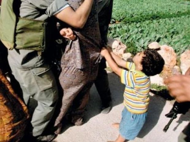 ΣΟΚΑΡΙΣΤΙΚΟ VIDEO: Ο σπαραγμός ενός 5χρονου παλαιστίνιου για τον πατέρα του!
