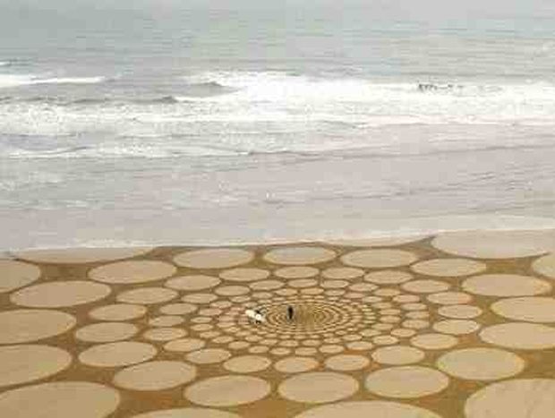 Απίστευτη ζωγραφική στην άμμο