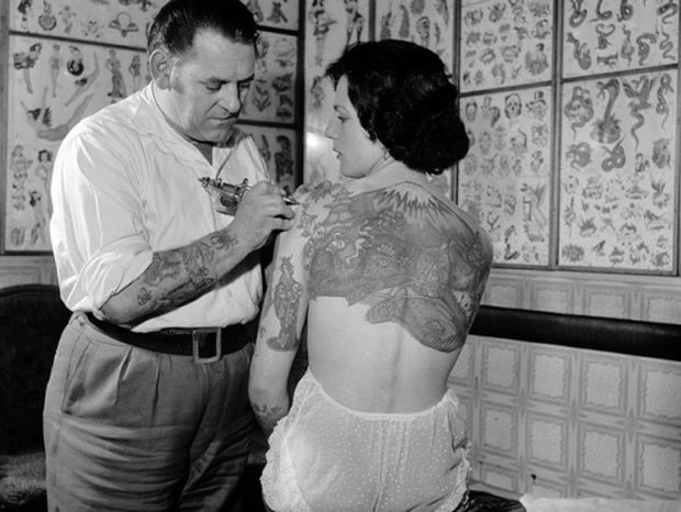 ΔΕΙΤΕ: Τα τατουάζ του παρελθόντος