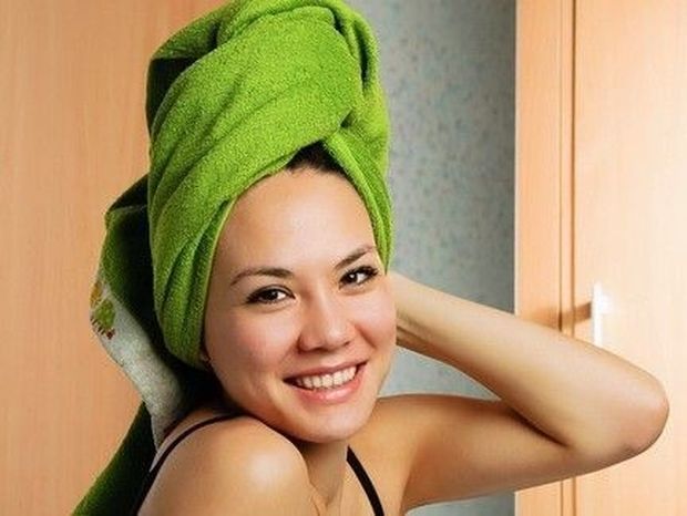 ΤΟ ΗΞΕΡΕΣ; Η πετσέτα στο κεφάλι μετά το λούσιμο κάνει κακό!