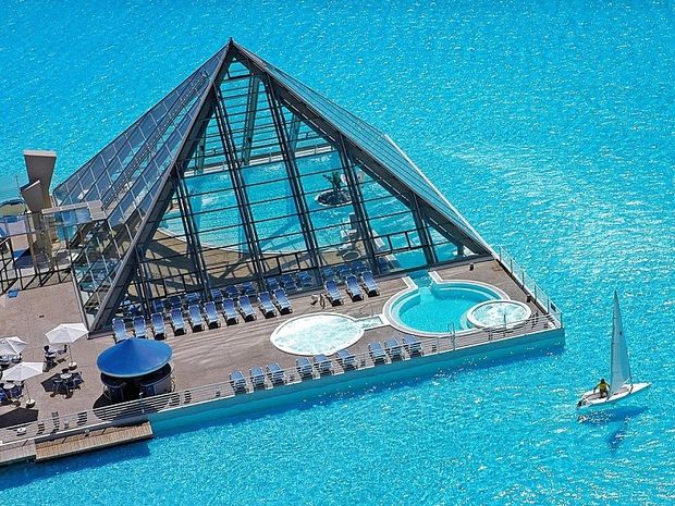 Δεν φαντάζεστε πώς είναι η μεγαλύτερη πισίνα του κόσμου!