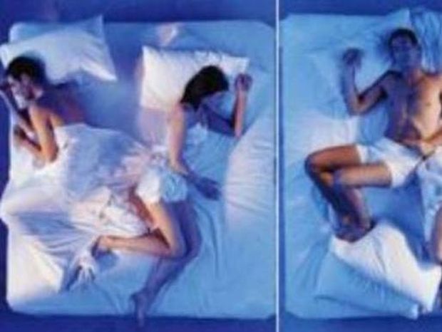 Τι σημαίνει η στάση που κοιμάται ένα ζευγάρι 