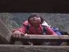 Τα παιδιά στην Κίνα σκαρφαλώνουν σκάλες στα βουνά για να πάνε σχολείο!