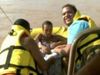 ΑΠΙΣΤΕΥΤΟ VIDEO: Γυναίκα γεννάει μέσα σε βάρκα διάσωσης