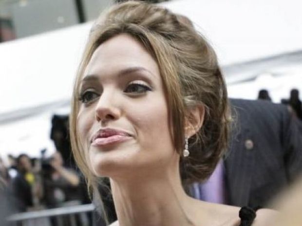 Το μυστικό της Angelina αποκαλύφθηκε: Μάθαμε γιατί έχει γίνει... σκιά του εαυτού της 