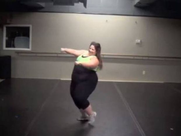 Η εύσωμη χορεύτρια που έκανε το Internet να υποκλιθεί! (Βίντεο) 