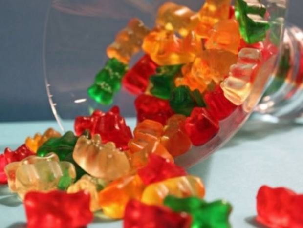 Τι θα συμβεί αν ρίξετε ένα Gummy Bear σε χλωρικό κάλιο; (video)