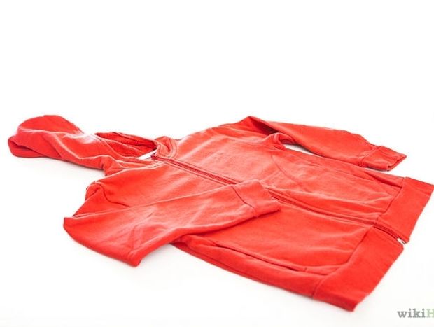 ΧΡΗΣΙΜΟ: Πως να μετατρέψετε το φούτερ σας σε όμορφη τσάντα για laptop