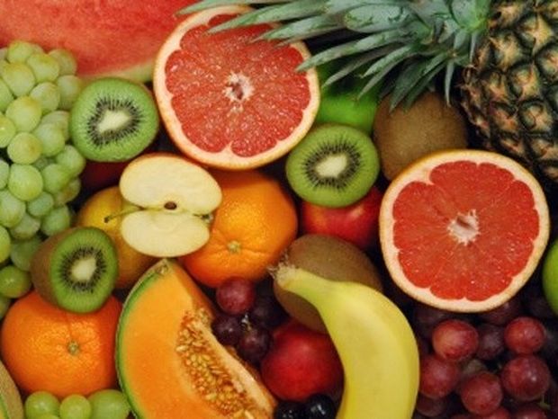 Τα φρούτα παχαίνουν γιατί έχουν ζάχαρη