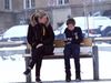 Θα δίνατε το παλτό σας σε ένα παιδί που κρυώνει; (video)