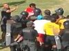 Περού: Γρονθοκόπησε διαιτητή μπροστά στην αστυνομία! (video)