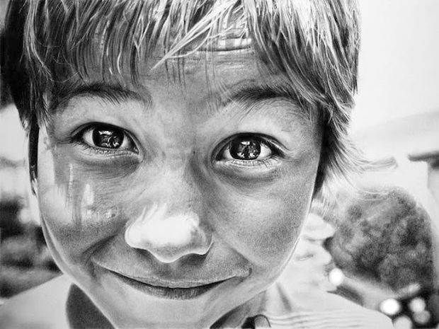 Φωτορεαλιστικά πορτραίτα με μολύβι
