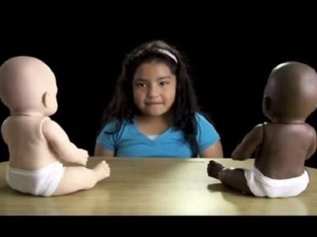 Ένα συγκλονιστικό βίντεο, με ένα πείραμα κατά του ρατσισμού που όλοι οι γονείς πρέπει να δουν!