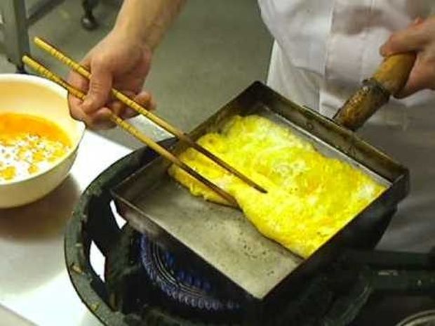 Δείτε πώς φτιάχνουν την ομελέτα οι Ιάπωνες! (Βίντεο)