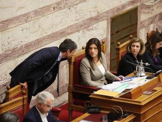 Βουλή: Κάποιοι δεν άντεξαν και... κοιμήθηκαν στα έδρανα! (pics)