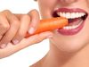 Δες τι πρέπει να τρως για να έχεις λευκά δόντια
