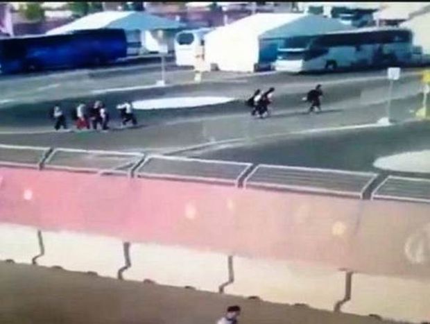 Το σοκαριστικό βίντεο με το λεωφορείο που χτύπησε τις αθλήτριες (video)