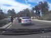 Τι άλλο θα δούμε! Γυναίκα οδηγός παρατάει το αυτοκίνητο της εν κινήσει! (video)