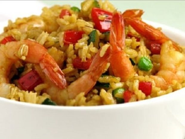 Τηγανιτό ρύζι με λαχανικά και γαρίδες