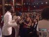 Oscars 2016: Ο Chris Rock έφερε τις κόρες του να πουλήσουν μπισκότα!