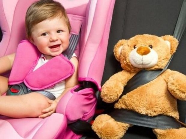 Ποτέ το νεογέννητο στο αυτοκίνητο χωρίς το παιδικό κάθισμα!