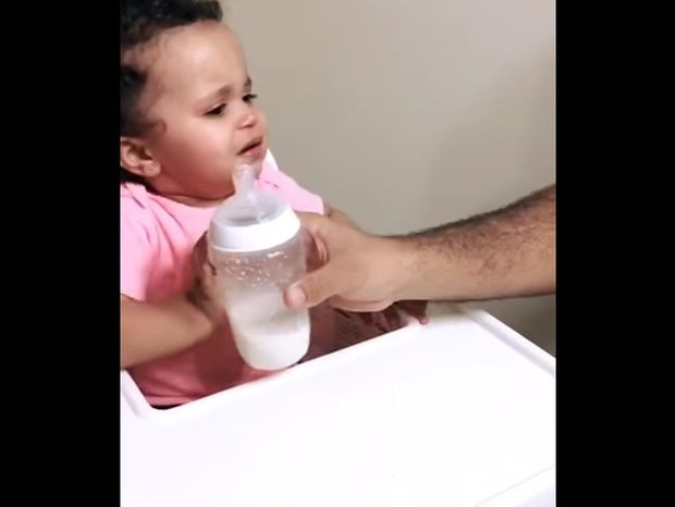 Το μωράκι ξέρει πολύ καλά τι θέλει! (video)