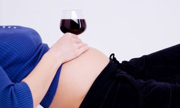 Εγκυμοσύνη και αλκοόλ: Ούτε ένα ποτηράκι...
