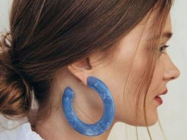 Το νέο trend στα σκουλαρίκια που πρέπει να δοκιμάσεις αυτό το καλοκαίρι