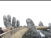 Βιετνάμ: Μοναδικό βίντεο από τη «χρυσή γέφυρα» που την κρατούν δύο γιγάντια χέρια!