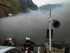 Τρένο δημιουργεί κομφούζιο πάνω σε γέφυρα λόγω... καπνού (video)