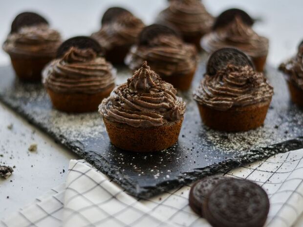 Oreo cupcakes με καραμέλα από τον Γιώργο Τσούλη 