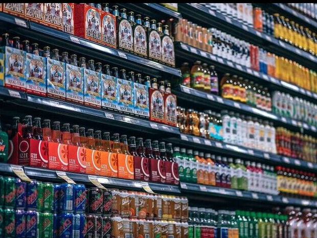 Κορονοϊός: Φρίκη σε σούπερ μάρκετ - Έγλειψε τα μισά προϊόντα!