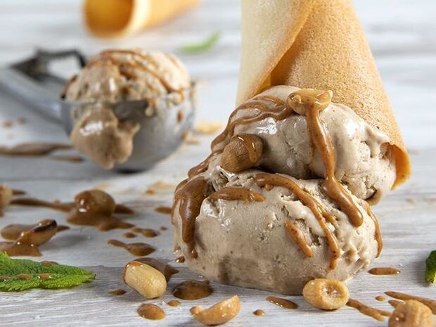 Άκης Πετρετζίκης: Vegan παγωτό με 2 υλικά!