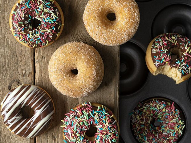 Άκης Πετρετζίκης:Mini donuts φούρνου