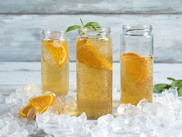 Συνταγή για iced tea cocktail με πορτοκάλι από τον Άκη Πετρετζίκη   
