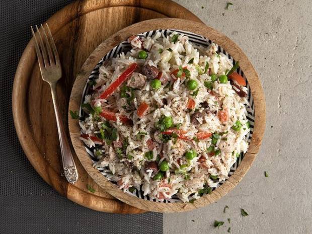 Συνταγή για ρυζοσαλάτα με λαχανικά και τόνο από τον Άκη Πετρετζίκη   