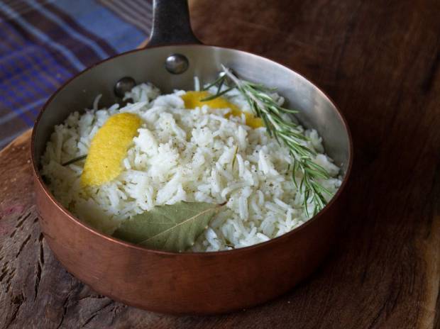 Συνταγή για ρύζι μπασμάτι από τον Άκη Πετρετζίκη